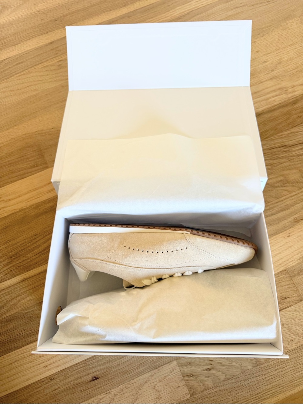 Alo Yoga- Sunset Sneakers in Sandstone/Ivory (NIB) - Picture 6 of 13
